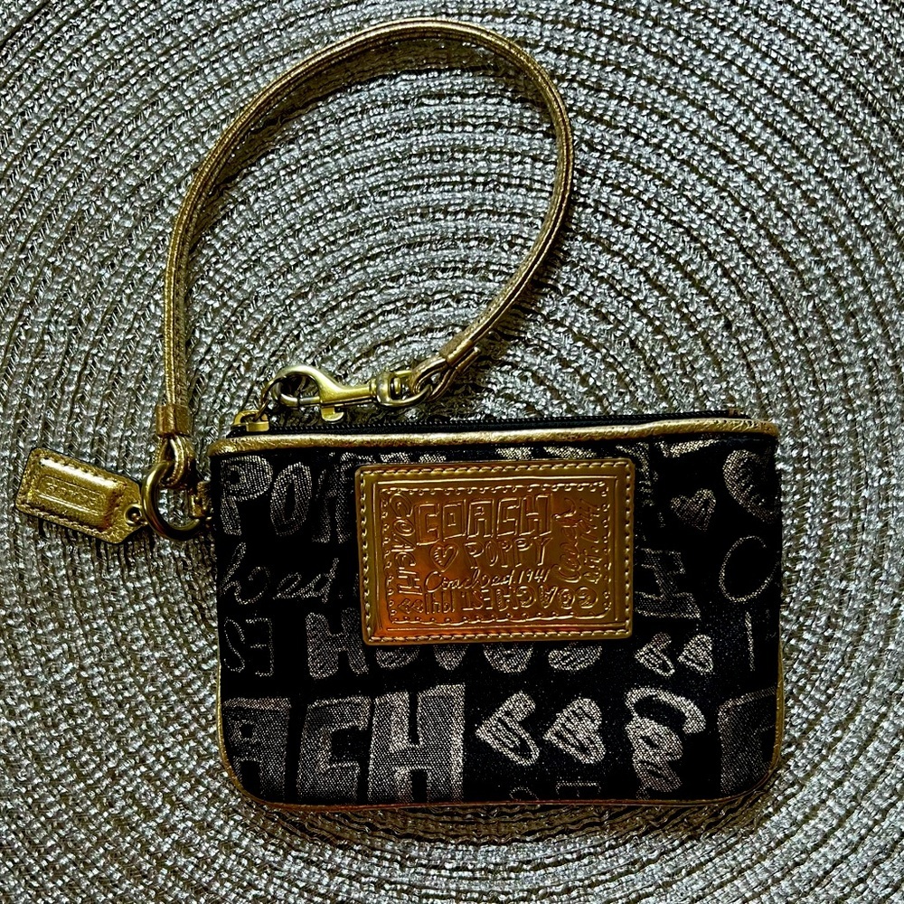 Coach Poppy Black And Gold Wristlet - Gem